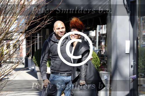 Amsterdam 2 april 2013
Eva Simons met haar vriend dj Sidney Samson op de cornelis schuytstraat bij marlies Dekkers. De winkel wort speciaal voor haar 2 uur gesloten voor andere klanten
Peter Smulders bv