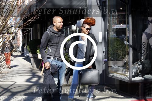 Amsterdam 2 april 2013
Eva Simons met haar vriend dj Sidney Samson op de cornelis schuytstraat bij marlies Dekkers. De winkel wort speciaal voor haar 2 uur gesloten voor andere klanten
Peter Smulders bv
