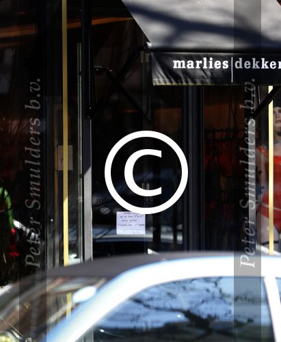 Amsterdam 2 april 2013
Eva Simons met haar vriend dj Sidney Samson op de cornelis schuytstraat bij marlies Dekkers. De winkel wort speciaal voor haar 2 uur gesloten voor andere klanten
Peter Smulders bv