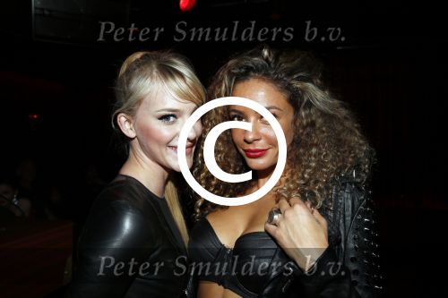 Amsterdam 8 april 2013
Presentatie ring wasteland ontworpen door Stacey Rookhuizen in club NL. Fajah Lourens
Peter Smulders bv