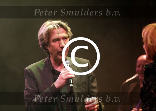 Amsterdam 2 april 2013
Liesbeth List krijgt uit handen van Mies Bouwman de radio Nostalgia ouvre award in het nieuwe de la mar theater. Frank Boeijen
Peter Smulders bv