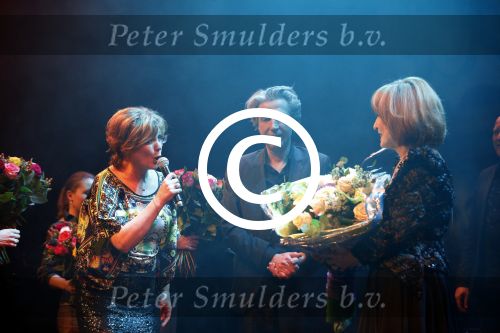 Amsterdam 2 april 2013
Liesbeth List krijgt uit handen van Mies Bouwman de radio Nostalgia ouvre award in het nieuwe de la mar theater. Frank Boeijen
Peter Smulders bv