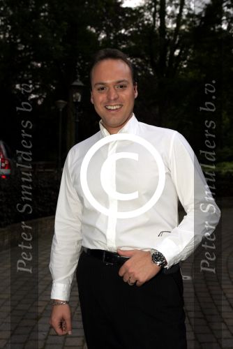 Eindhoven 6 juli 2004
Frans Bauer 14 kg afgevallen.
Peter Smulders bv