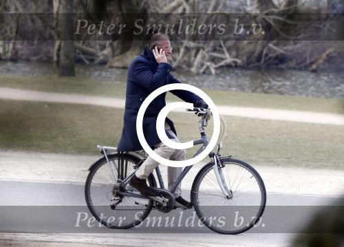 Amsterdam 28 maart 2013
Frans v Maarschalkerwaart op de fiets in het vondelpark.
Peter Smulders bv