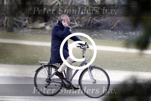 Amsterdam 28 maart 2013
Frans v Maarschalkerwaart op de fiets in het vondelpark.
Peter Smulders bv