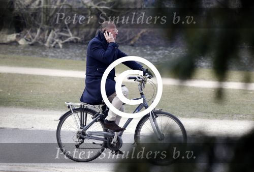 Amsterdam 28 maart 2013
Frans v Maarschalkerwaart op de fiets in het vondelpark.
Peter Smulders bv
