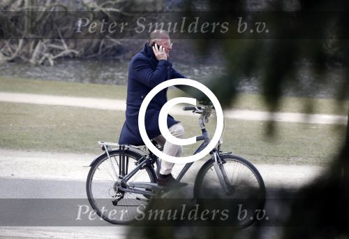 Amsterdam 28 maart 2013
Frans v Maarschalkerwaart op de fiets in het vondelpark.
Peter Smulders bv
