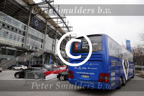 Hamburg 9 april 2013
Spelersbus HSV rijdt weg bij stadion
Peter Smulders bv