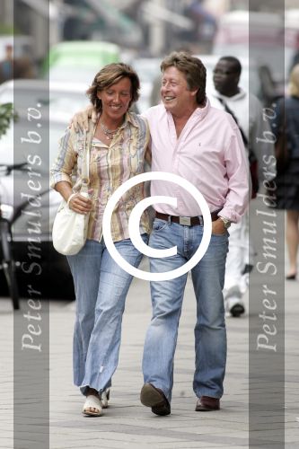 Amsterdam 21 juli 2004
Hans Kazan verliefd met vrouw op PC Hooftstraat
Peter Smulders bv