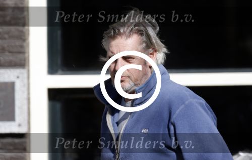 Amsterdam 2 april 2013
Hans v d Togt aan het wandelen met zijn hond en twee andere honden.
Peter Smulders bv