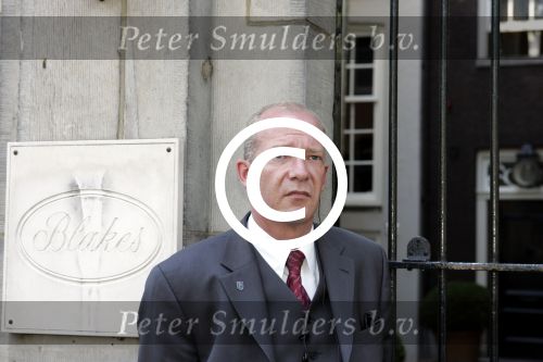 Amsterdam 28 juli 2004
Harry v Rijsdijk bij Blakes Hotel
Peter Smulders bv