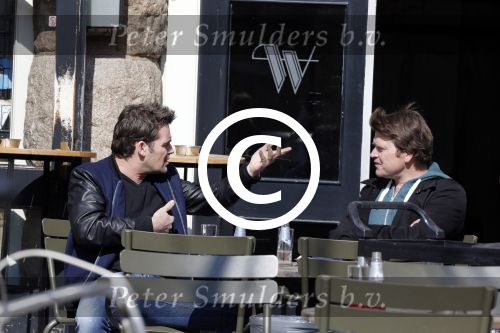 Amsterdam 3 april 2013
Jeroen v d Boom en Beau v Erven Dorens op terras.
Peter Smulders bv