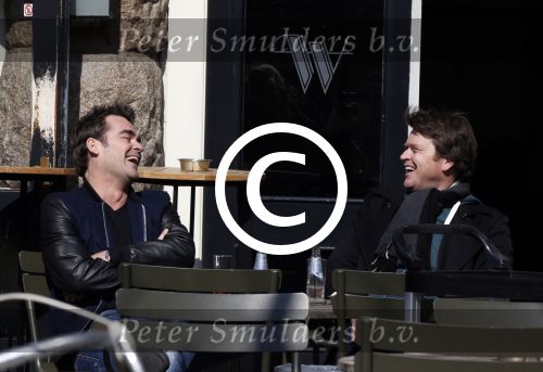 Amsterdam 3 april 2013
Jeroen v d Boom en Beau v Erven Dorens op terras.
Peter Smulders bv
