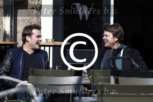 Amsterdam 3 april 2013
Jeroen v d Boom en Beau v Erven Dorens op terras.
Peter Smulders bv