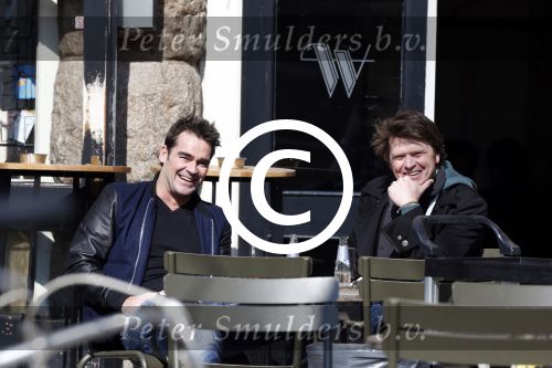 Amsterdam 3 april 2013
Jeroen v d Boom en Beau v Erven Dorens op terras.
Peter Smulders bv