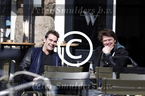 Amsterdam 3 april 2013
Jeroen v d Boom en Beau v Erven Dorens op terras.
Peter Smulders bv