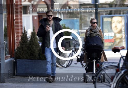 Amsterdam 7 april 2013
Jim Bakkum en Bettina Holwerda achter kinderwagen.
Peter Smulders bv