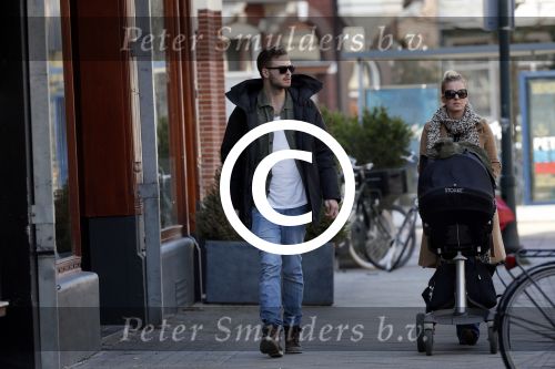 Amsterdam 7 april 2013
Jim Bakkum en Bettina Holwerda achter kinderwagen.
Peter Smulders bv