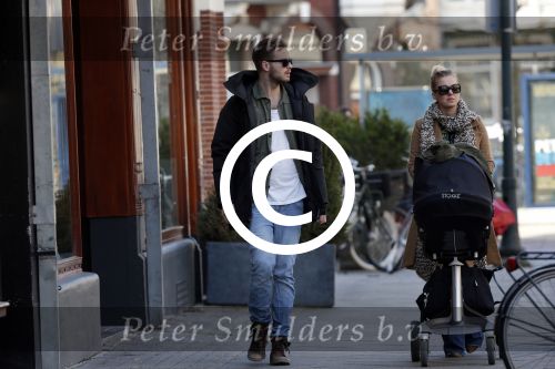 Amsterdam 7 april 2013
Jim Bakkum en Bettina Holwerda achter kinderwagen.
Peter Smulders bv