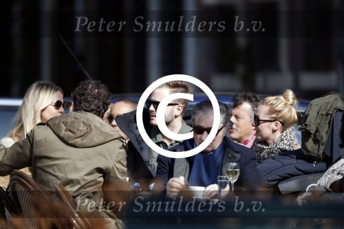 Amsterdam 7 april 2013
Jim Bakkum en Bettina Holwerda en Chantal janzen met Marco samen op terras.
Peter Smulders bv