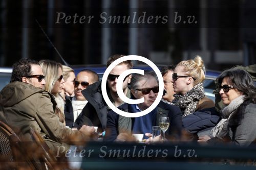 Amsterdam 7 april 2013
Jim Bakkum en Bettina Holwerda en Chantal janzen met Marco samen op terras.
Peter Smulders bv