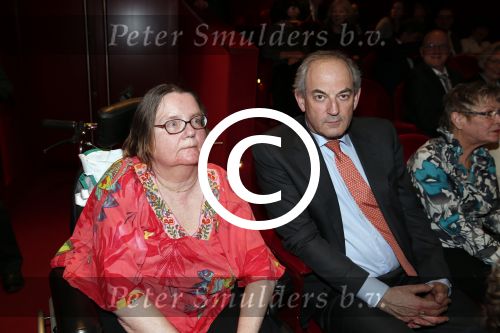 Amsterdam 2 april 2013
Liesbeth List krijgt uit handen van Mies Bouwman de radio Nostalgia ouvre award in het nieuwe de la mar theater. Job Cohen met vrouw
Peter Smulders bv