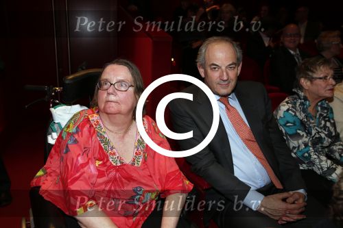 Amsterdam 2 april 2013
Liesbeth List krijgt uit handen van Mies Bouwman de radio Nostalgia ouvre award in het nieuwe de la mar theater. Job Cohen met vrouw
Peter Smulders bv