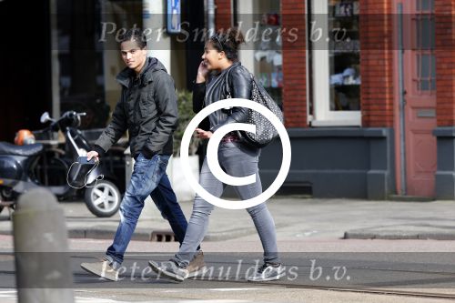 Amsterdam 15 april 2013
Joelle Gullit met vriendje op terras bij joffers en op vespa scooter.
Peter Smulders bv