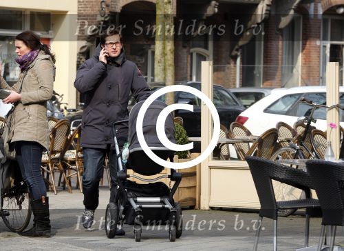 Amsterdam 28 maart 2013
Kai lerby en Jacob Krabbe op terras met hun kinderwagens.
Peter Smulders bv