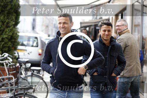 Amsterdam 13 april 2013
Khalid Boulahrouz met zijn beste vriend op de pc hooftstraat.
Peter Smulders bv