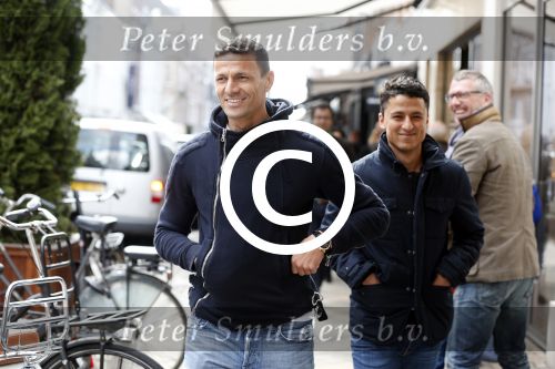 Amsterdam 13 april 2013
Khalid Boulahrouz met zijn beste vriend op de pc hooftstraat.
Peter Smulders bv