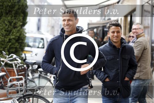 Amsterdam 13 april 2013
Khalid Boulahrouz met zijn beste vriend op de pc hooftstraat.
Peter Smulders bv