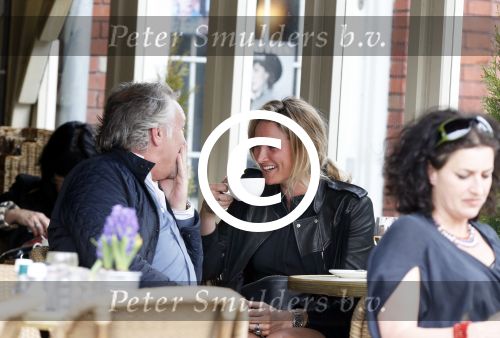 Amsterdam 17 april 2013
Lieke v Lexmond   met haar manager Frank Wisse op terras bij Joffers
Peter Smulders bv