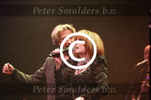 Amsterdam 2 april 2013
Liesbeth List krijgt uit handen van Mies Bouwman de radio Nostalgia ouvre award in het nieuwe de la mar theater. Frank Boeijen
Peter Smulders bv