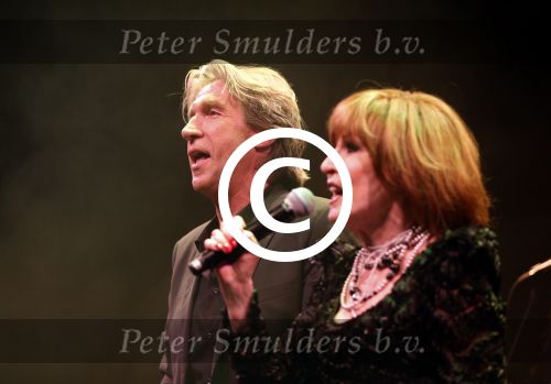 Amsterdam 2 april 2013
Liesbeth List krijgt uit handen van Mies Bouwman de radio Nostalgia ouvre award in het nieuwe de la mar theater. Frank Boeijen
Peter Smulders bv