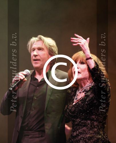 Amsterdam 2 april 2013
Liesbeth List krijgt uit handen van Mies Bouwman de radio Nostalgia ouvre award in het nieuwe de la mar theater. Frank Boeijen
Peter Smulders bv