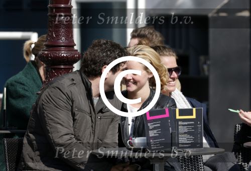 Amsterdam 7 april 2013
Liza Sips op een terras met haar nieuwe vriend Ralph Manheim.
Peter Smulders bv