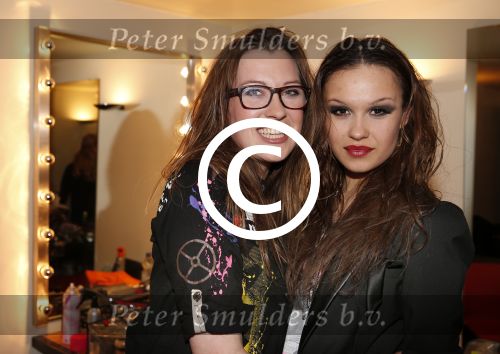 Amsterdam 4 april 2013
Modeshow en presentatie t shirts ontworpen door Lola Brood in Paradiso. Lola met zus Holly en moeder Xandra
Peter Smulders bv