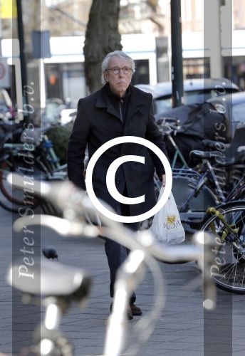 Amsterdam 5 april 2013
Louis v Dijk doet boodschappen op de cornelis schuytstraat.
Peter Smulders bv
