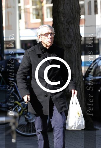 Amsterdam 5 april 2013
Louis v Dijk doet boodschappen op de cornelis schuytstraat.
Peter Smulders bv