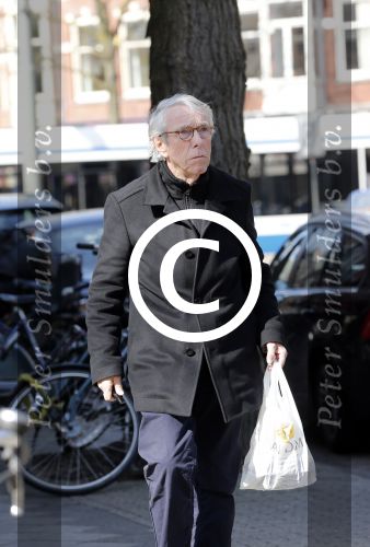 Amsterdam 5 april 2013
Louis v Dijk doet boodschappen op de cornelis schuytstraat.
Peter Smulders bv