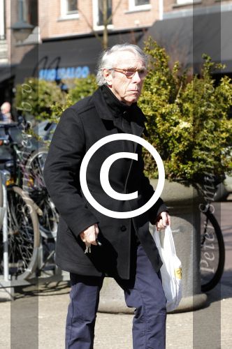 Amsterdam 5 april 2013
Louis v Dijk doet boodschappen op de cornelis schuytstraat.
Peter Smulders bv