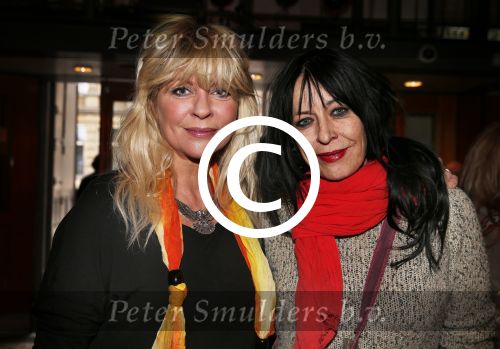 Amsterdam 4 april 2013
Modeshow en presentatie t shirts ontworpen door Lola Brood in Paradiso. Louise Schiffmacher met Manuela Kemp
Peter Smulders bv