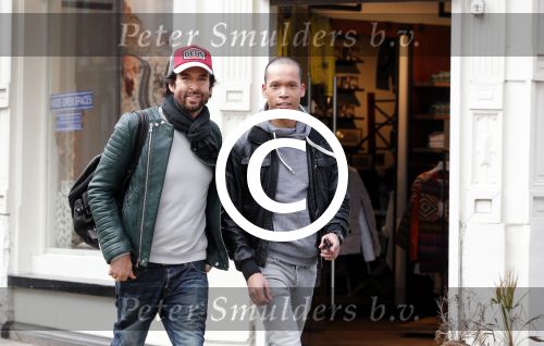 Amsterdam 13 april 2013
Mari v d Ven met zijn vriend op straat in amsterdam.
Peter Smulders b v
