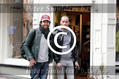 Amsterdam 13 april 2013
Mari v d Ven met zijn vriend op straat in amsterdam.
Peter Smulders b v