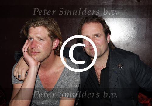 Amsterdam 8 april 2013
Presentatie ring wasteland ontworpen door Stacey Rookhuizen in club NL. Matthijs Kleyn
Peter Smulders bv