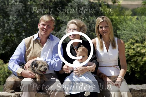 Tavernelle 9 juli 2004
Fotomoment op vakantie bij Prins Willem Alexander Maxima en prinses Amalia met hond mac 
Peter Smulders bv