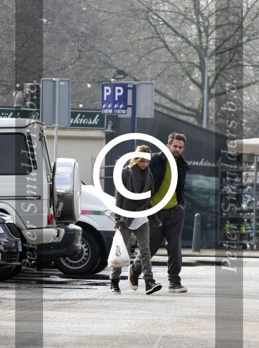 Amsterdam 18 maart 2013
miralem sulejmani met zijn vriendin op straat.
Peter Smulders bv