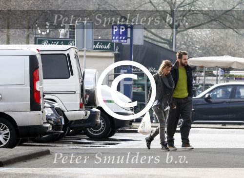 Amsterdam 18 maart 2013
miralem sulejmani met zijn vriendin op straat.
Peter Smulders bv