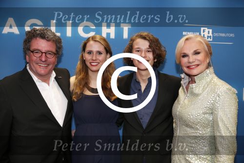 Amsterdam 8 april 2013
Premiere daglicht in Tuschinski. Monique v d Ven met man Edwin de Vries en zoon met schoondochter
Peter Smulders bv